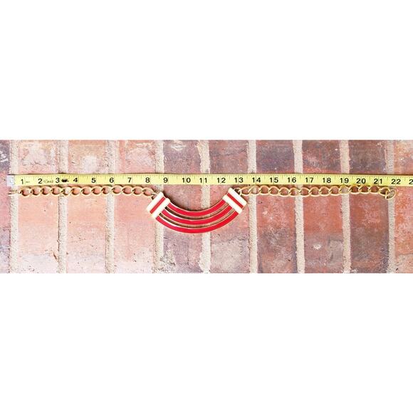 VINTAGE MONET BOLD MODERNIST CREAM & RED ENAMEL GOLD TONE BIB STATEMENT NECKLACE - Picture 7 of 7